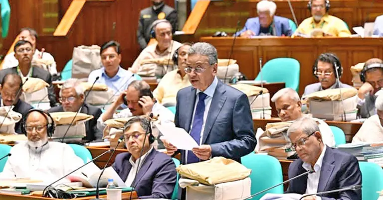 অর্থমন্ত্রী আমির খসরু মাহমুদ চৌধুরী